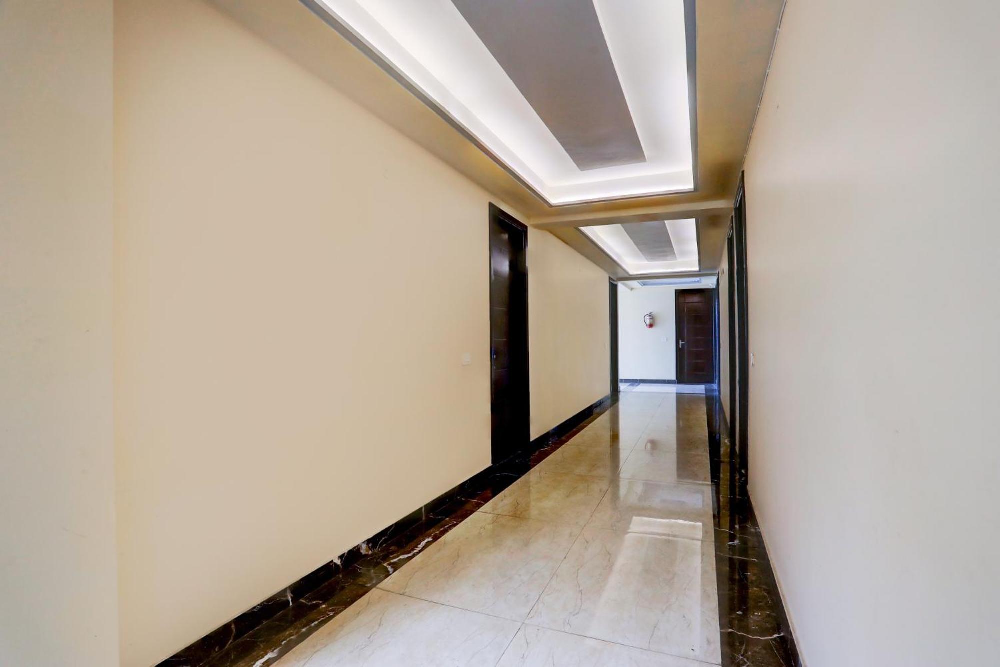 Готель Super Townhouse Oak Pacify Hills Rajpur Екстер'єр фото