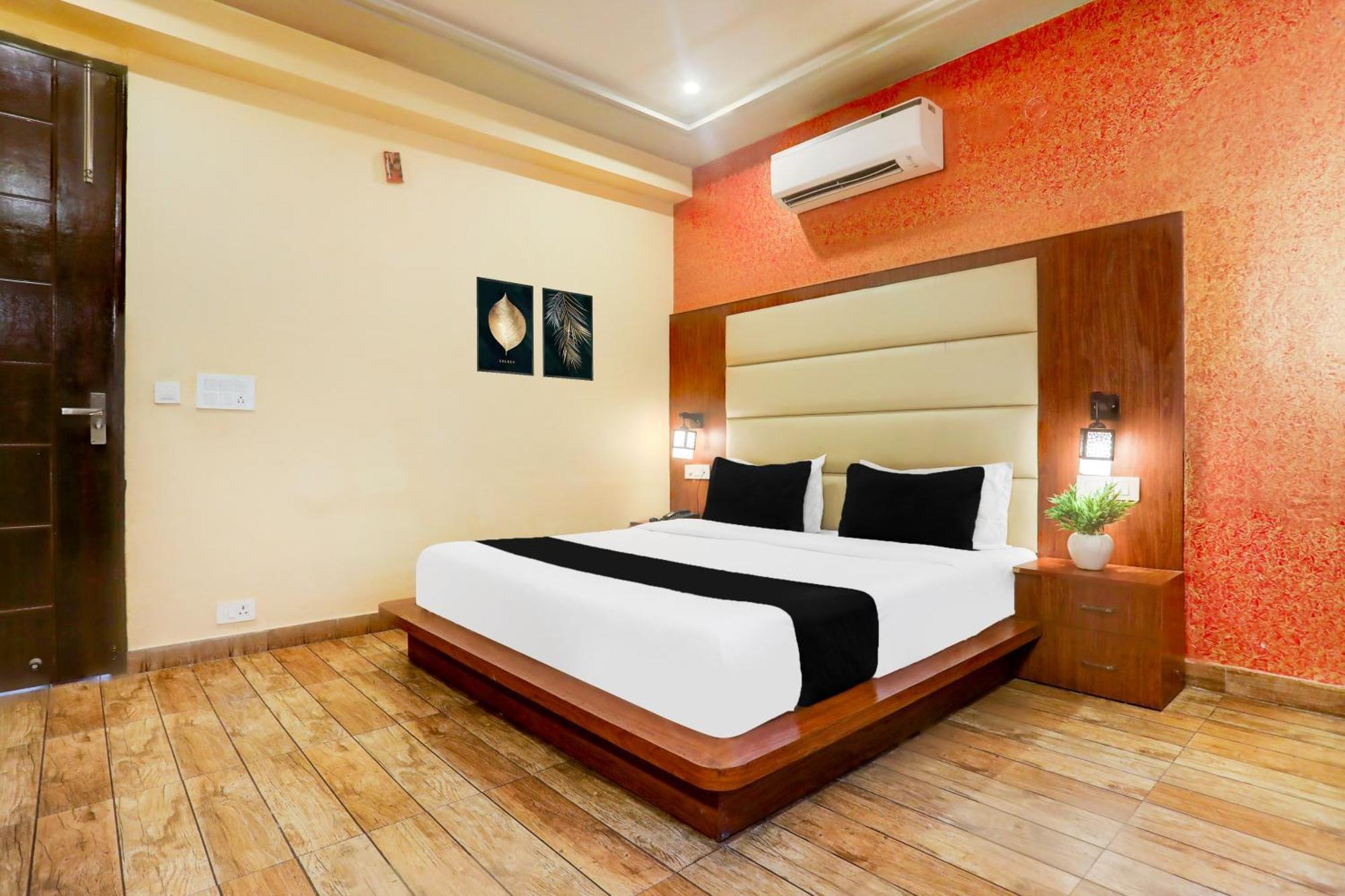 Готель Super Townhouse Oak Pacify Hills Rajpur Екстер'єр фото